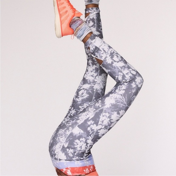 NWOT FP Movement Printed Wave Rider Ankle Leggings M - Picture 1 of 5